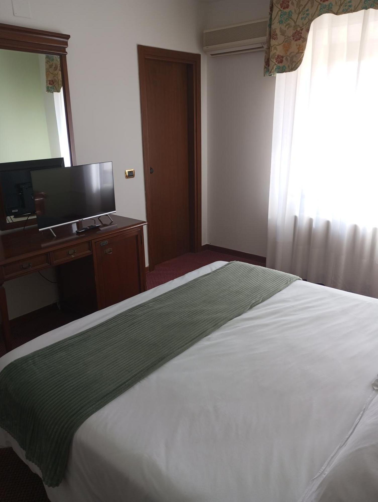 Regina Hotel Pollino Morano Calabro Buitenkant foto